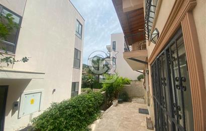 URLA ÇEŞMEALTI DENİZLİ MAHALLESİ'NDE 5+2 SATILIK  TRİPLEX VİLLA