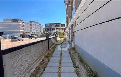 MENEMEN SEYREK MERKEZDE GENİŞ KİRALIK 1+1 DAİRE