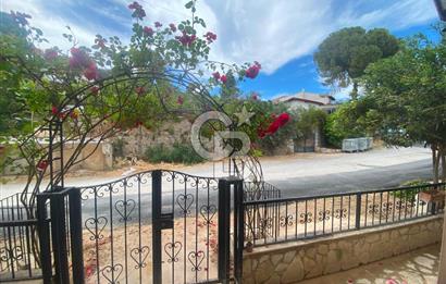 URLA ÇEŞMEALTI DENİZLİ MAHALLESİ'NDE 5+2 SATILIK  TRİPLEX VİLLA