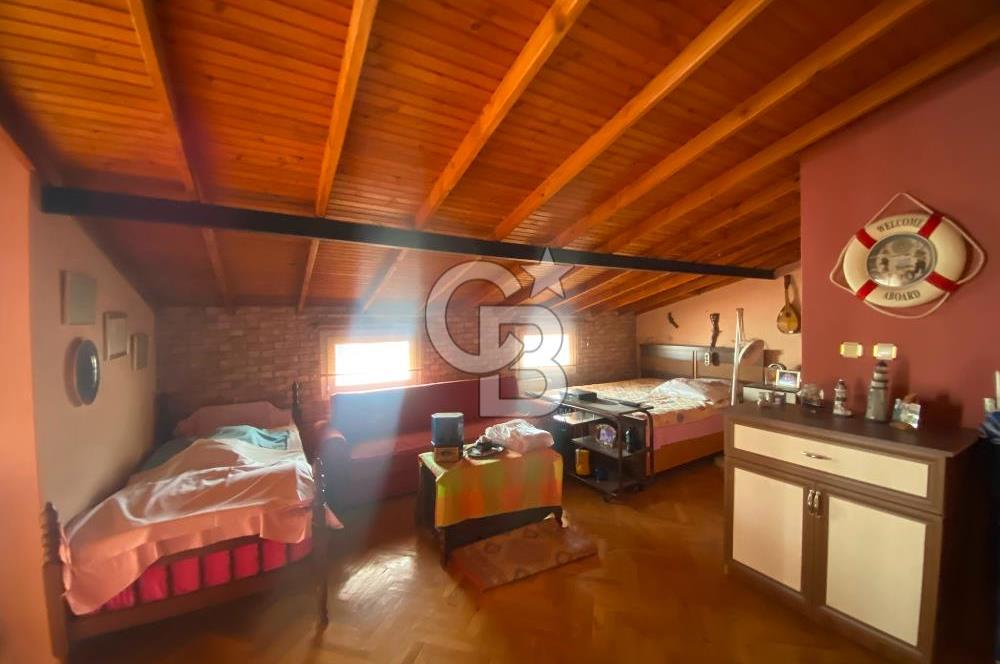 URLA ÇEŞMEALTI DENİZLİ MAHALLESİ'NDE 5+2 SATILIK  TRİPLEX VİLLA