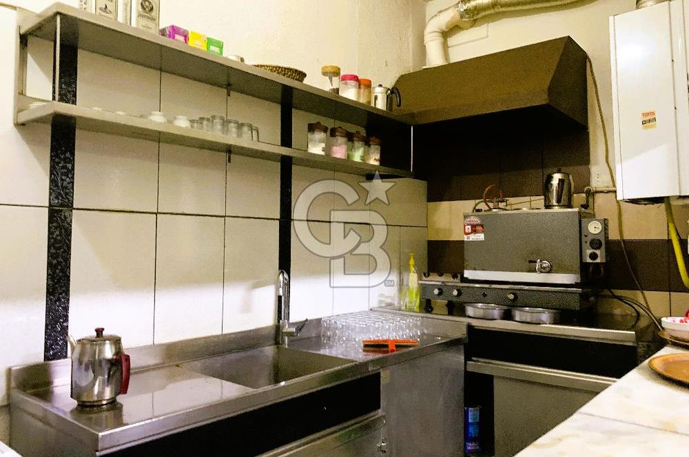 Mithatpaşa Caddesi'nde Satılık Geniş İş Yeri (650m²