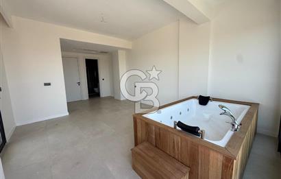 İzmir Villakent ' Te Ultra Lüks Havuzlu 4+2 Satılık Villa CB PH