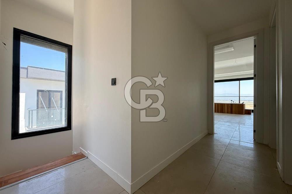İzmir Villakent ' Te Ultra Lüks Havuzlu 4+2 Satılık Villa CB PH
