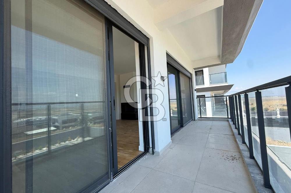 İzmir Villakent ' Te Ultra Lüks Havuzlu 4+2 Satılık Villa CB PH