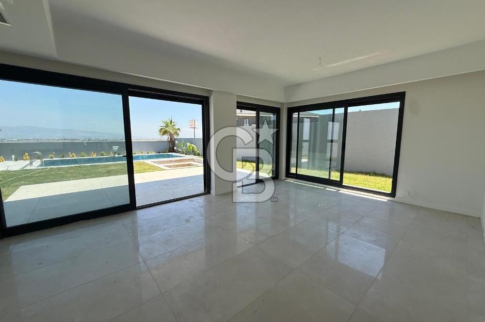 İzmir Villakent ' Te Ultra Lüks Havuzlu 4+2 Satılık Villa CB PH