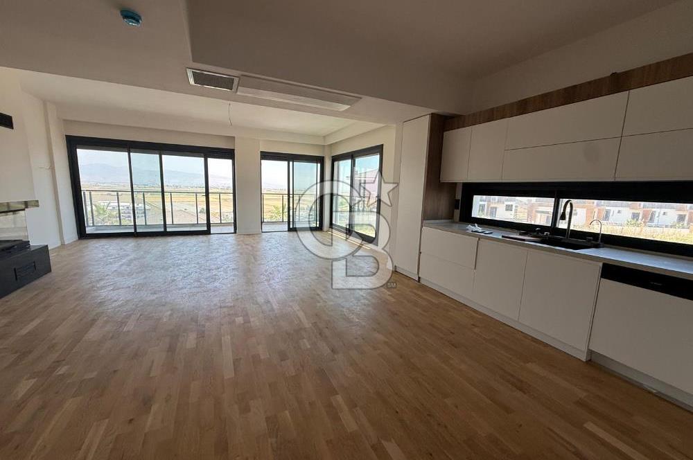 İzmir Villakent ' Te Ultra Lüks Havuzlu 4+2 Satılık Villa CB PH