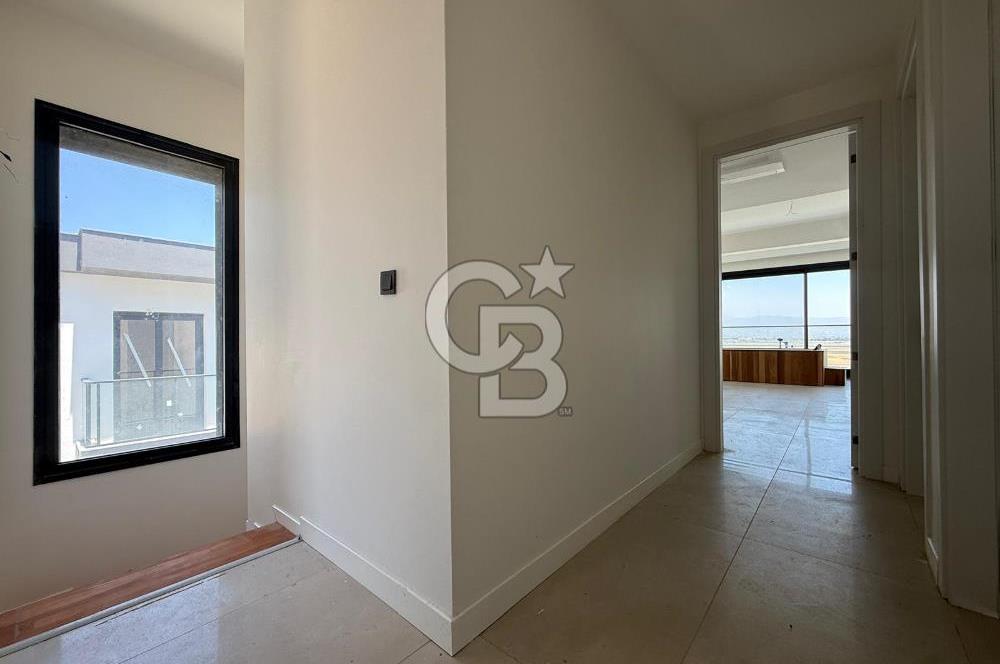 İzmir Villakent ' Te Ultra Lüks Havuzlu 4+2 Satılık Villa CB PH