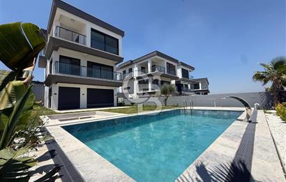 İzmir Villakent ' Te Ultra Lüks Havuzlu 4+2 Satılık Villa CB PH