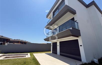 İzmir Villakent ' Te Ultra Lüks Havuzlu 4+2 Satılık Villa CB PH