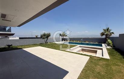 İzmir Villakent ' Te Ultra Lüks Havuzlu 4+2 Satılık Villa CB PH