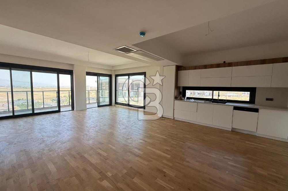İzmir Villakent ' Te Ultra Lüks Havuzlu 4+2 Satılık Villa CB PH