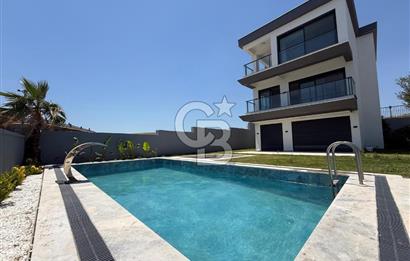 İzmir Villakent ' Te Ultra Lüks Havuzlu 4+2 Satılık Villa CB PH