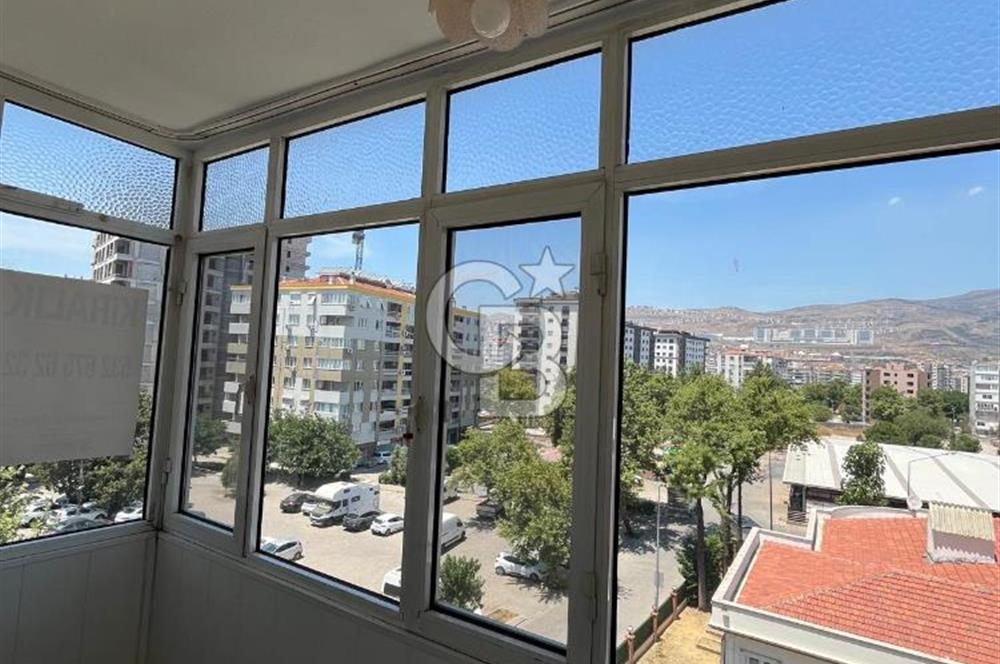 Bayraklı Manavkuyu Çamkıran’da Merkezi Konumda | 3+1 Geniş Kullanımlı Kiralık Daire