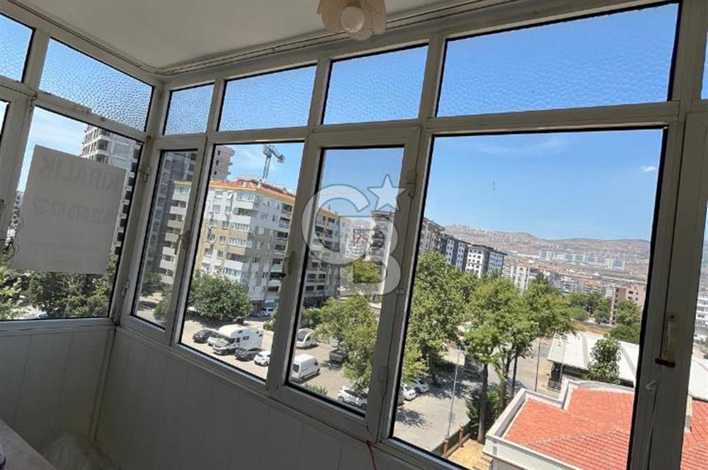 Bayraklı Manavkuyu Çamkıran’da Merkezi Konumda | 3+1 Geniş Kullanımlı Kiralık Daire