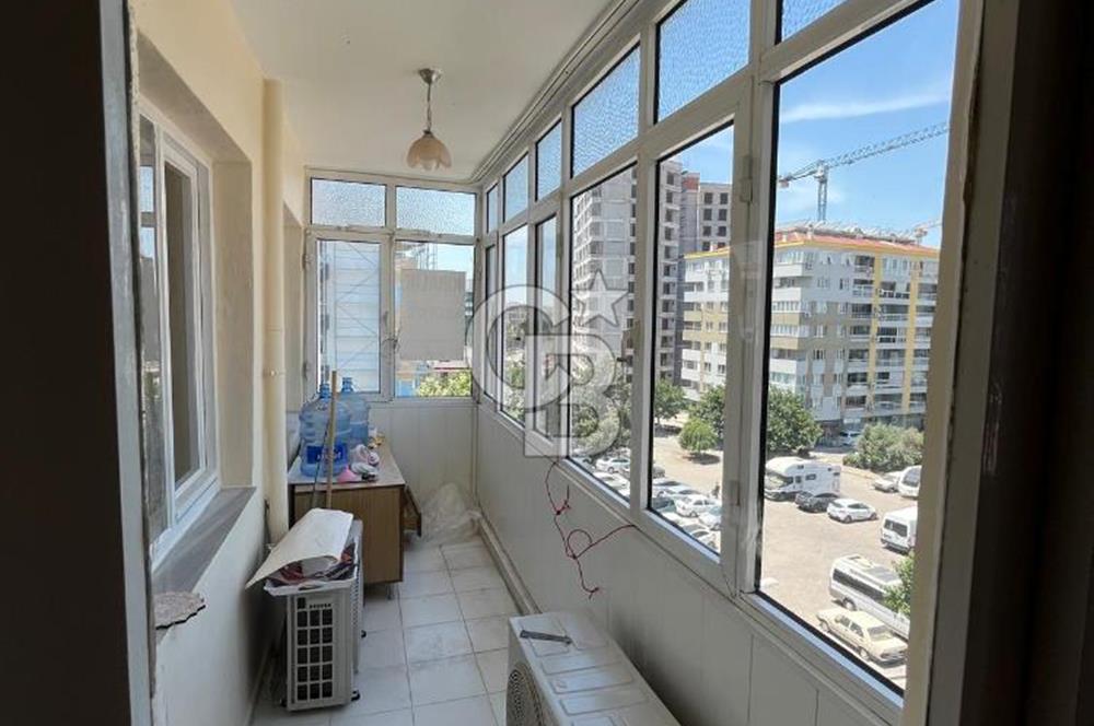 Bayraklı Manavkuyu Çamkıran’da Merkezi Konumda | 3+1 Geniş Kullanımlı Kiralık Daire