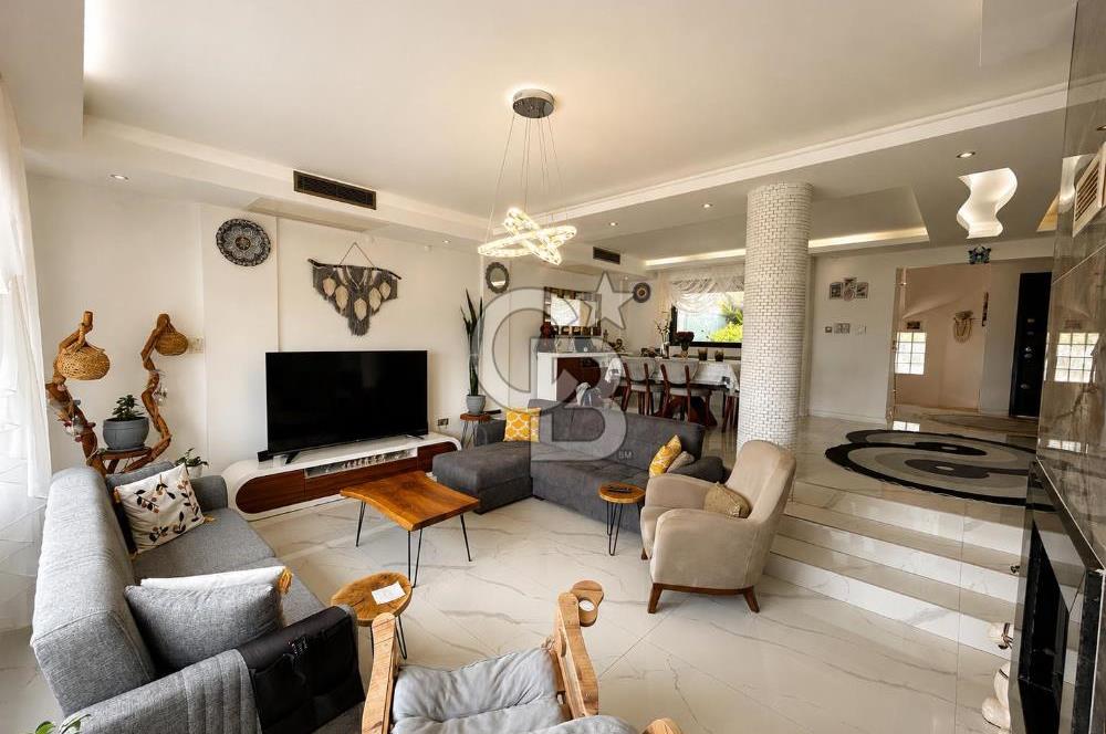 Kahramandere'de Müstakil Havuzlu, Deniz Manzaralı 6+2 Villa