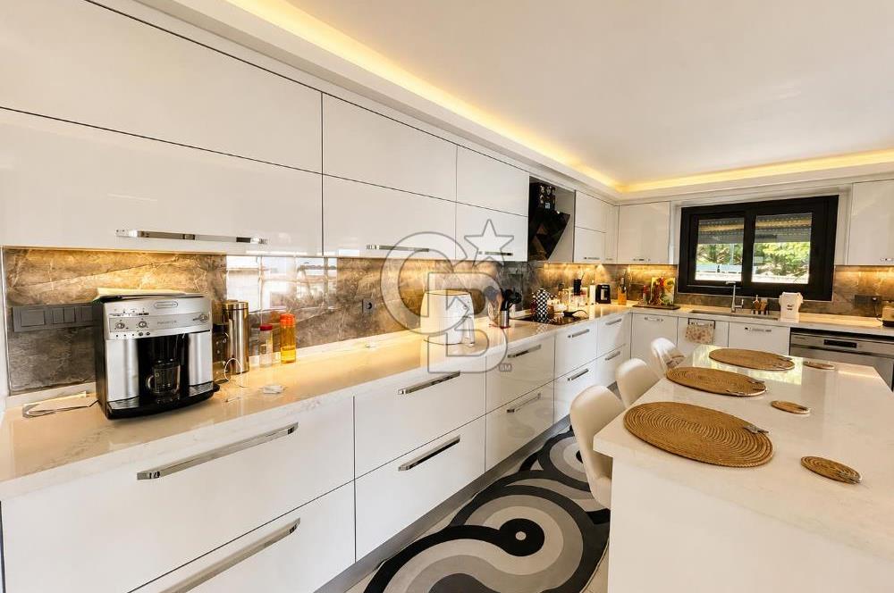 Kahramandere'de Müstakil Havuzlu, Deniz Manzaralı 6+2 Villa