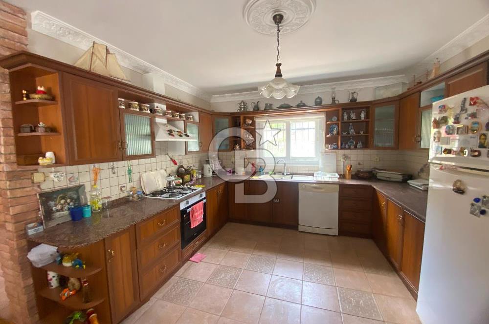 URLA ÇEŞMEALTI DENİZLİ MAHALLESİ'NDE 5+2 SATILIK  TRİPLEX VİLLA