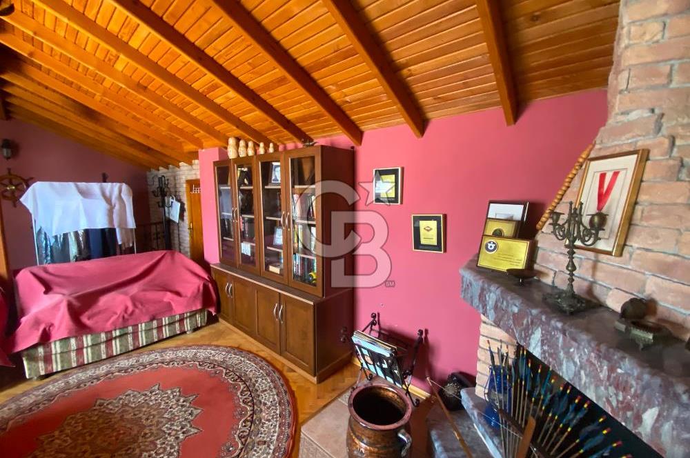 URLA ÇEŞMEALTI DENİZLİ MAHALLESİ'NDE 5+2 SATILIK  TRİPLEX VİLLA
