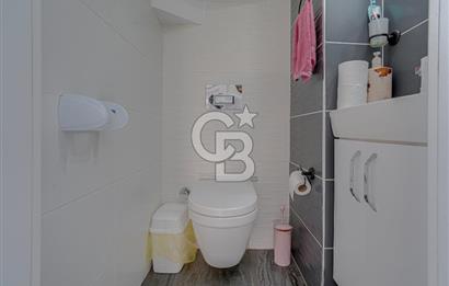 ÇEŞMEALTI'NDA HAVUZLU SİTE İÇERİSİNDE SATILIK 4+1 LÜKS VİLLA
