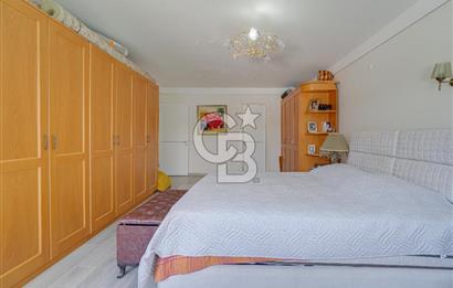 ÇEŞMEALTI'NDA HAVUZLU SİTE İÇERİSİNDE SATILIK 4+1 LÜKS VİLLA