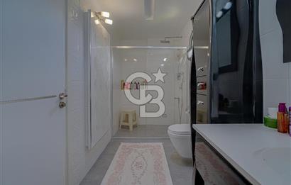 ÇEŞMEALTI'NDA HAVUZLU SİTE İÇERİSİNDE SATILIK 4+1 LÜKS VİLLA