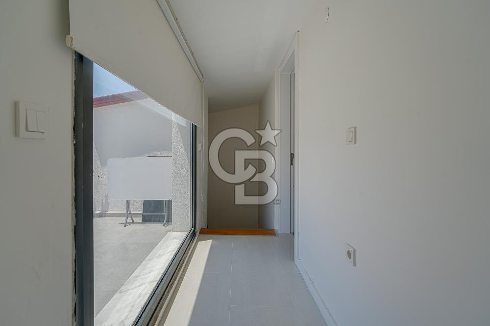 ÇEŞMEALTI'NDA HAVUZLU SİTE İÇERİSİNDE SATILIK 4+1 LÜKS VİLLA