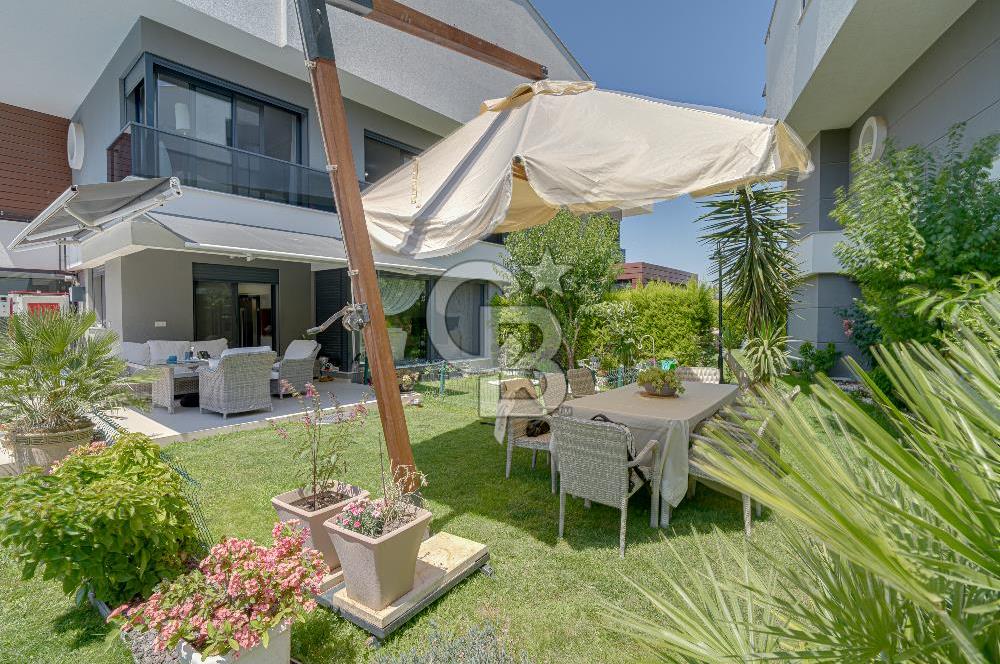 ÇEŞMEALTI'NDA HAVUZLU SİTE İÇERİSİNDE SATILIK 4+1 LÜKS VİLLA