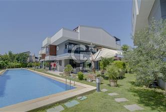 ÇEŞMEALTI'NDA HAVUZLU SİTE İÇERİSİNDE SATILIK 4+1 LÜKS VİLLA - 1 - 352980