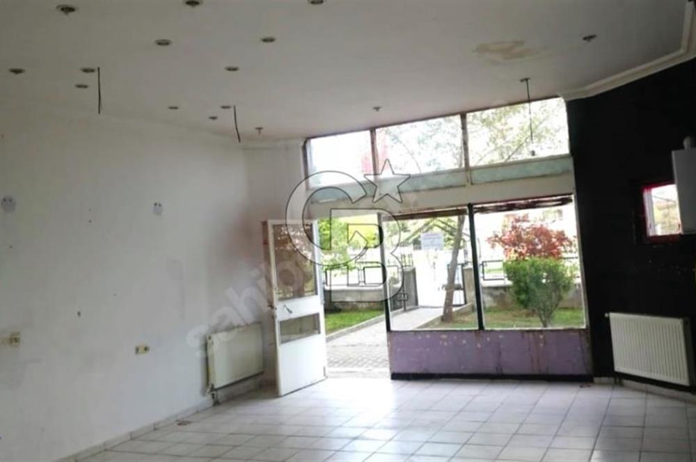 Sincan Organize Sanayi karşısı, Törekent Metro çıkışına 400 m mesafede yer alan bu dükkan, yatırımcılar ve işletmeciler için kaçırılmayacak bir fırsat sunuyor