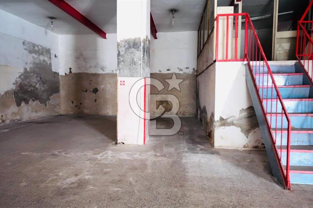 KONAK KEMERALTI MERKEZİ KONUMDA SATILIK MAĞAZA