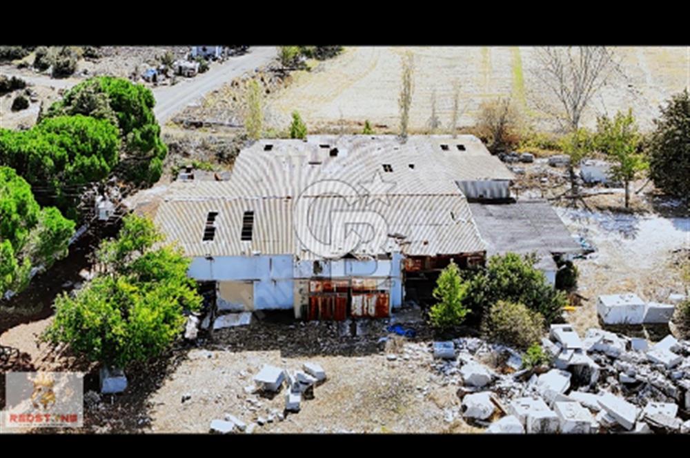 Ezine O.S.B'de Harika Konumlu Satılık 15.400 m² 2 Parsel Arsa