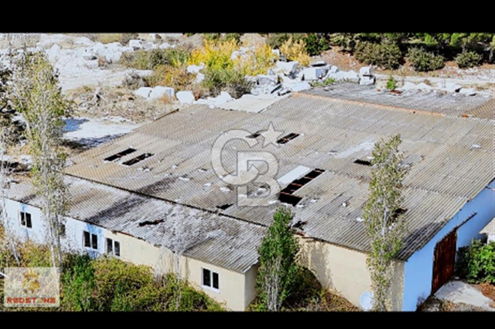 Ezine O.S.B'de Harika Konumlu Satılık 15.400 m² 2 Parsel Arsa