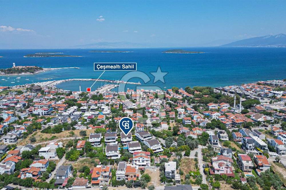 ÇEŞMEALTI'NDA HAVUZLU SİTE İÇERİSİNDE SATILIK 4+1 LÜKS VİLLA