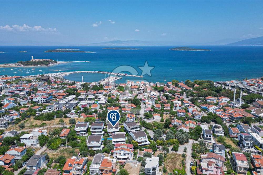ÇEŞMEALTI'NDA HAVUZLU SİTE İÇERİSİNDE SATILIK 4+1 LÜKS VİLLA