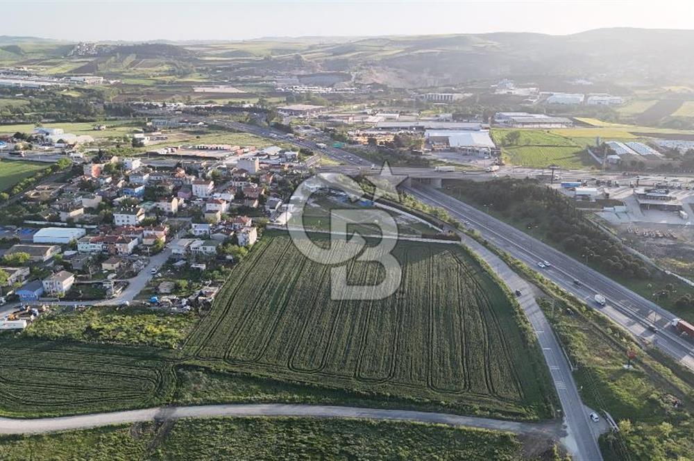 SATILIK 165 METRE YOL CEPHELİ GÖL MANZARALI YATIRIMLIK ARSA