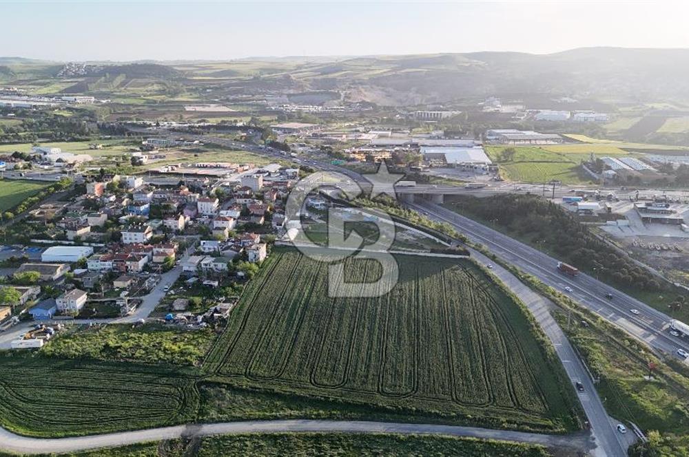 SATILIK 165 METRE YOL CEPHELİ GÖL MANZARALI YATIRIMLIK ARSA