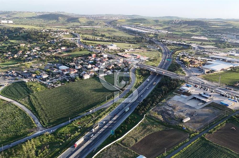 SATILIK 165 METRE YOL CEPHELİ GÖL MANZARALI YATIRIMLIK ARSA