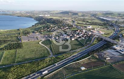 SATILIK 165 METRE YOL CEPHELİ GÖL MANZARALI YATIRIMLIK ARSA