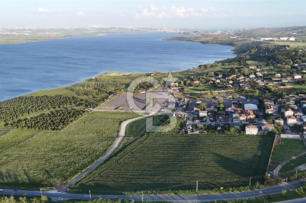 SATILIK 165 METRE YOL CEPHELİ GÖL MANZARALI YATIRIMLIK ARSA