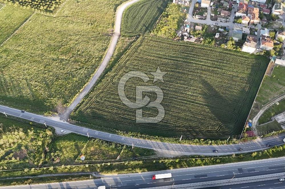 SATILIK 165 METRE YOL CEPHELİ GÖL MANZARALI YATIRIMLIK ARSA