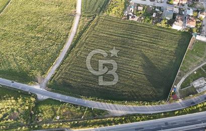 SATILIK 165 METRE YOL CEPHELİ GÖL MANZARALI YATIRIMLIK ARSA