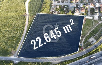 SATILIK 165 METRE YOL CEPHELİ GÖL MANZARALI YATIRIMLIK ARSA
