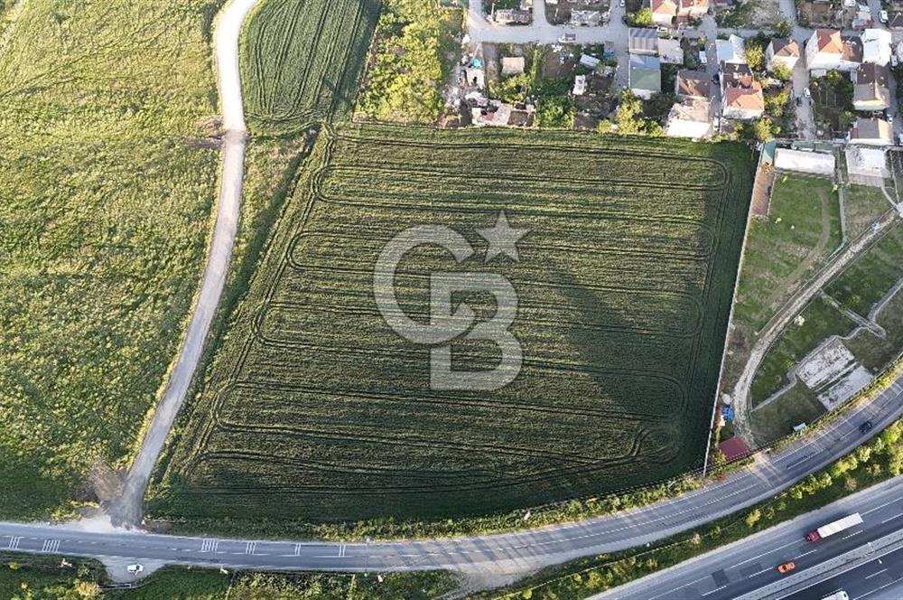 SATILIK 165 METRE YOL CEPHELİ GÖL MANZARALI YATIRIMLIK ARSA