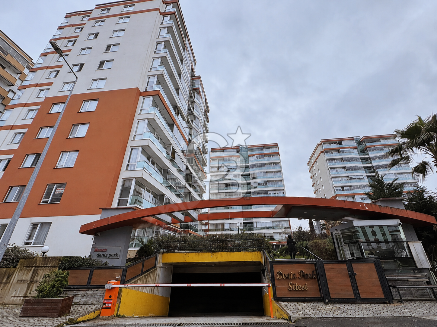 TRABZON KAŞÜSTÜ MAH DENİZ PARK SİTESİ SATILIK DAİRE