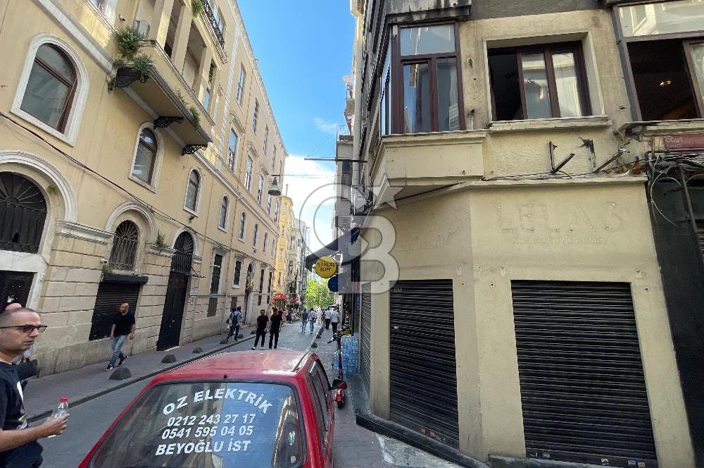 BEYOĞLU İSTİKLAL YANI DEMİRÖREN KOMŞUSU KÖŞE KİRALIK DÜKKAN