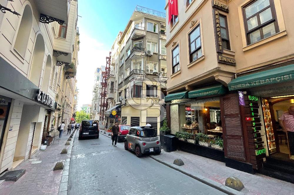 BEYOĞLU İSTİKLAL YANI DEMİRÖREN KOMŞUSU KÖŞE KİRALIK DÜKKAN