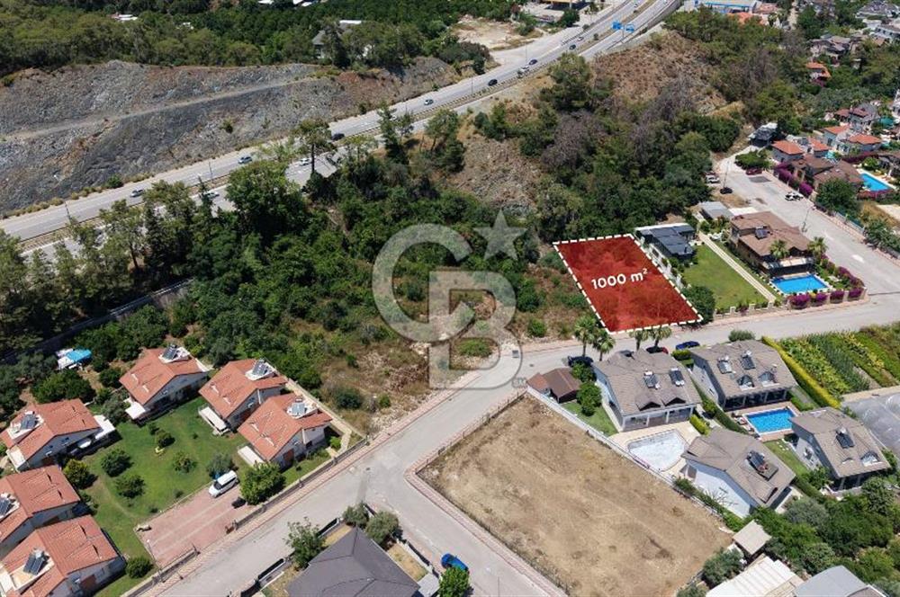KEMER'DE DENİZ'E YAKIN 1.000 m² KONUT İMARLI SATILIK ARSA