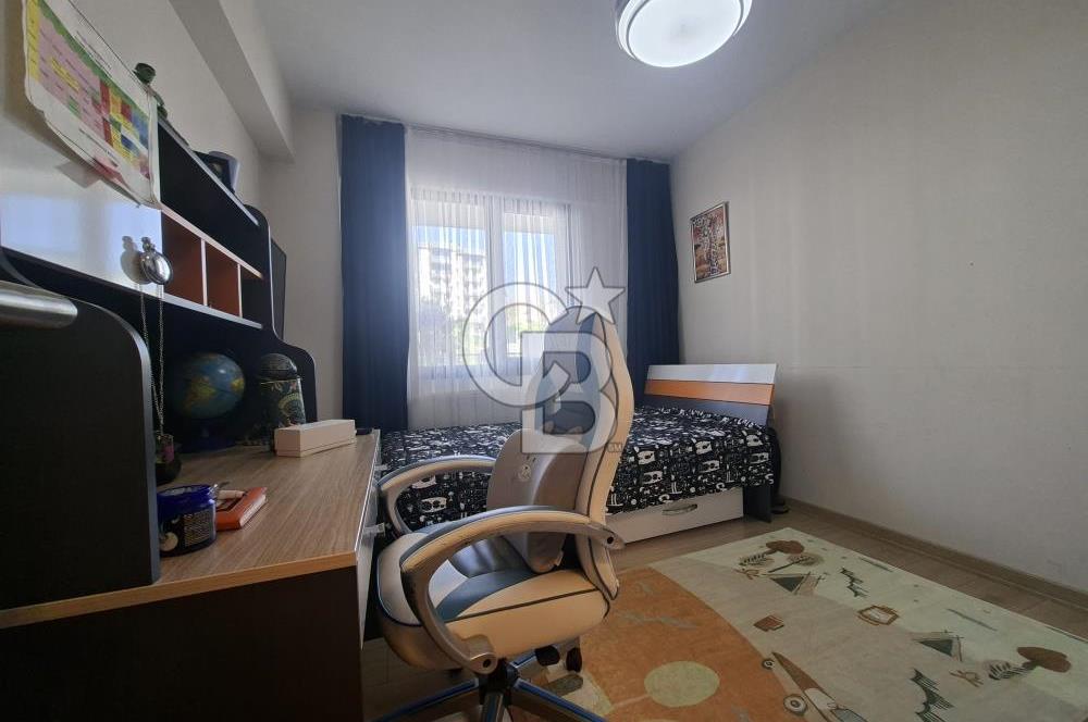 Vizyon 35 Sitesinde Havuzlu Ebeveyn Banyolu Satılık 3+1 Daire