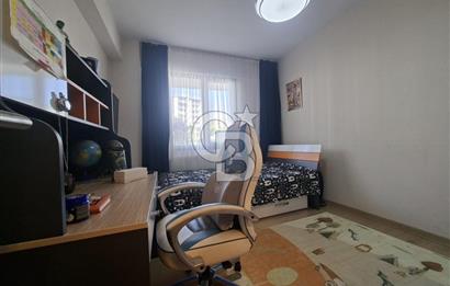 Vizyon 35 Sitesinde Havuzlu Ebeveyn Banyolu Satılık 3+1 Daire